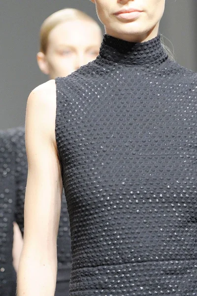 Look 15